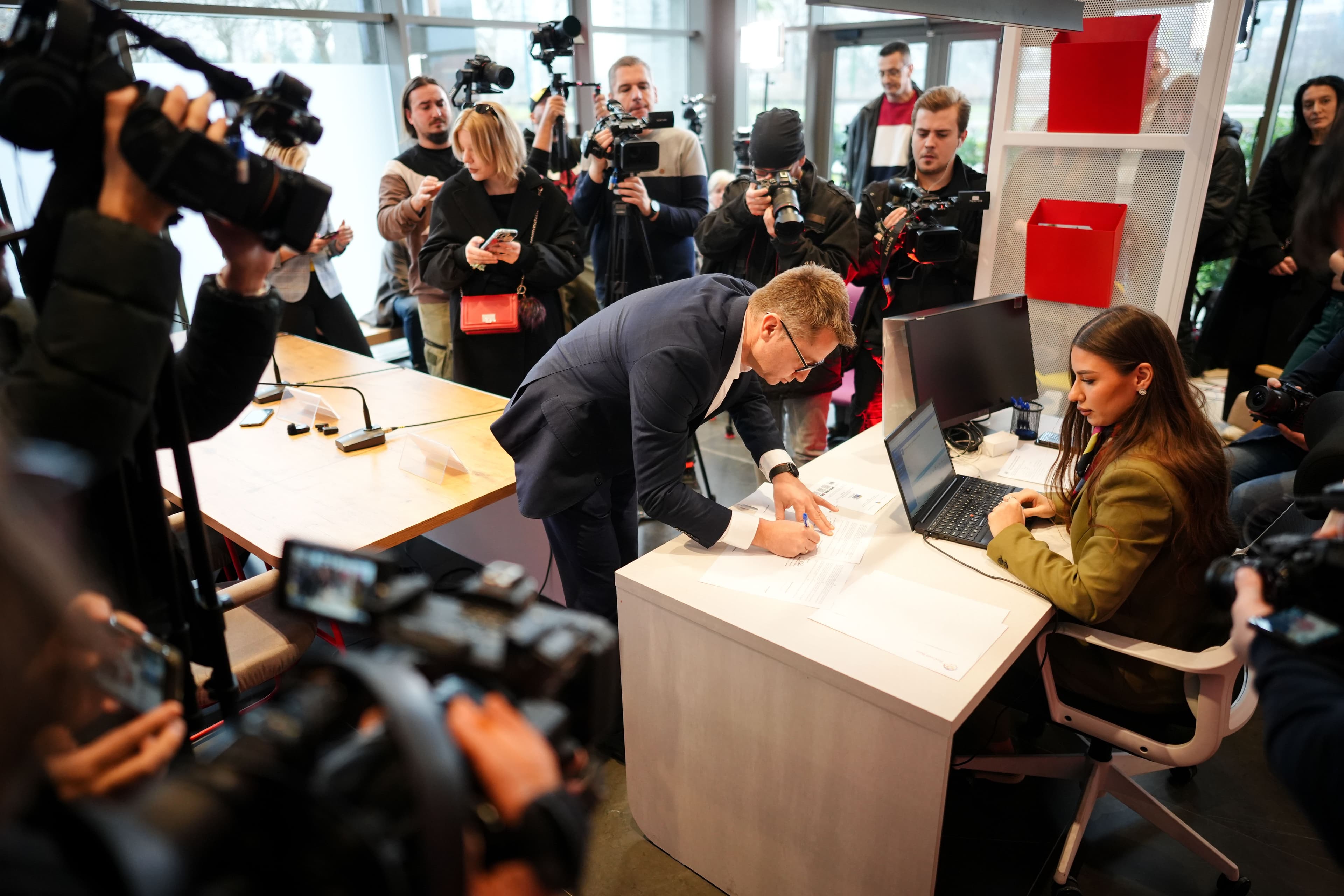 BiH dobila prvi RA ured ovjeritelja IDDEEA u banci: Nova era digitalnog potpisivanja u ProCredit Bank